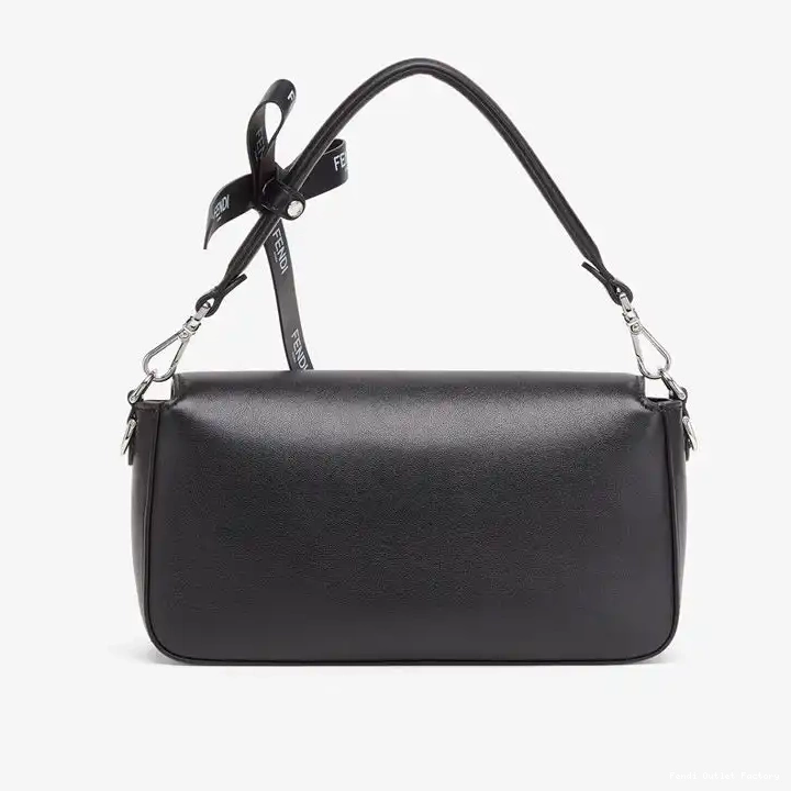 Affordable HOT In Leather Fendi Bag Black Baguette Baguette Nappa The Medium Motif 0628